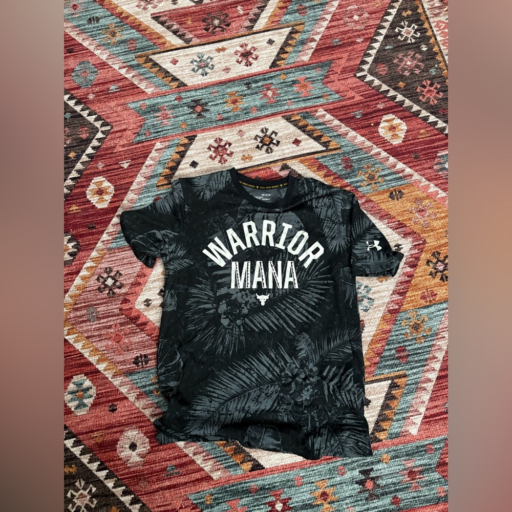 Men’s Medium Project rock under armour Tee